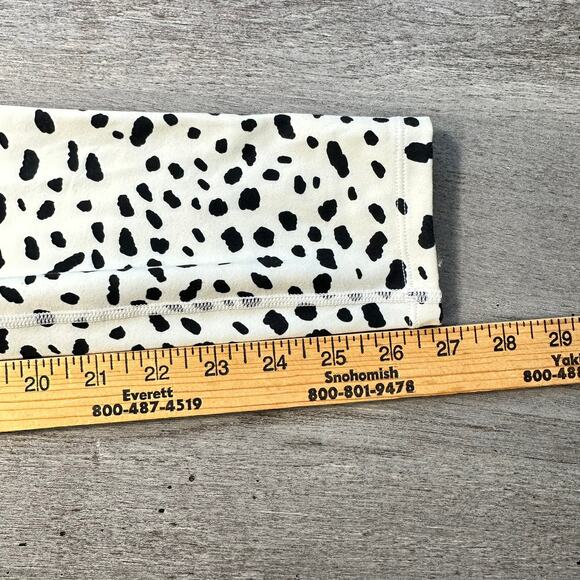 Vitality Kingdom Collection Snow Leopard Leggings Size Small - Picture 8 of 10